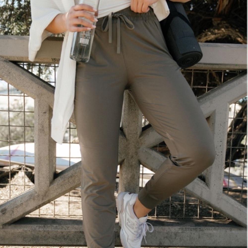 CJLA Alisa Joggers